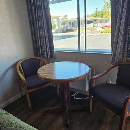 Travelodge By Wyndham Mackinaw City Bagian luar foto