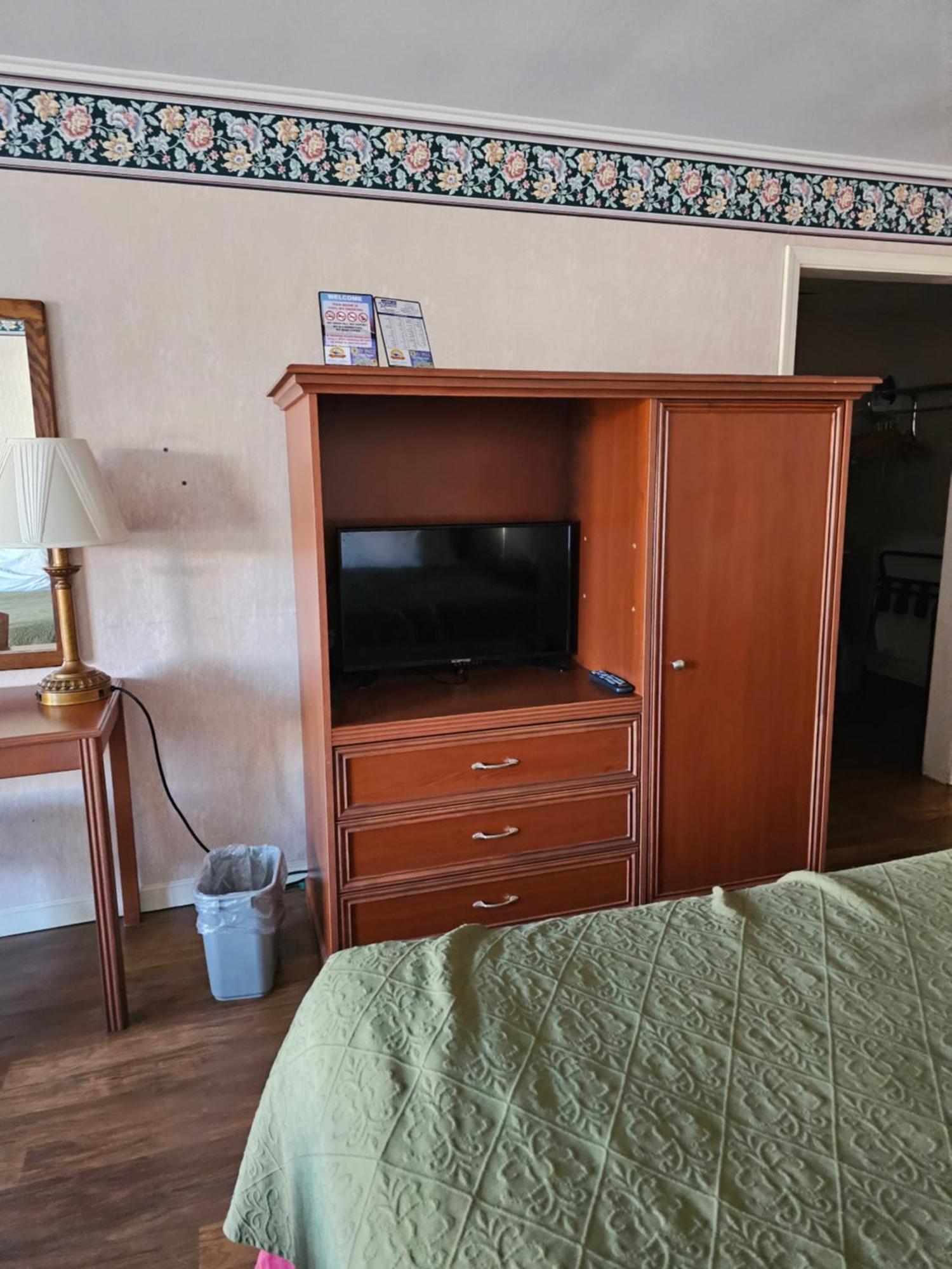 Travelodge By Wyndham Mackinaw City Bagian luar foto