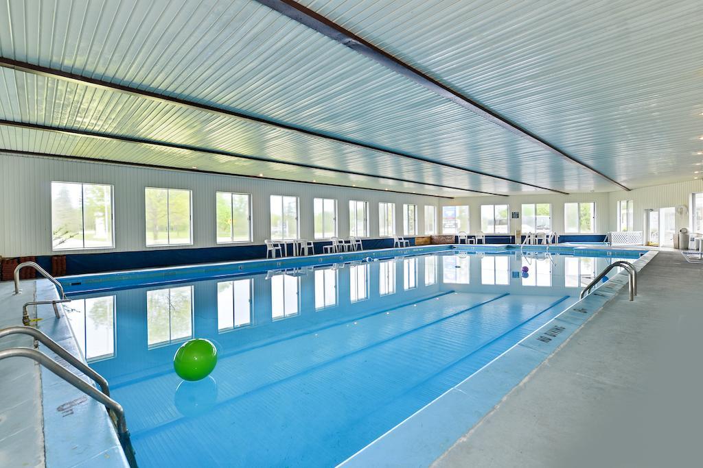 Travelodge By Wyndham Mackinaw City Bagian luar foto